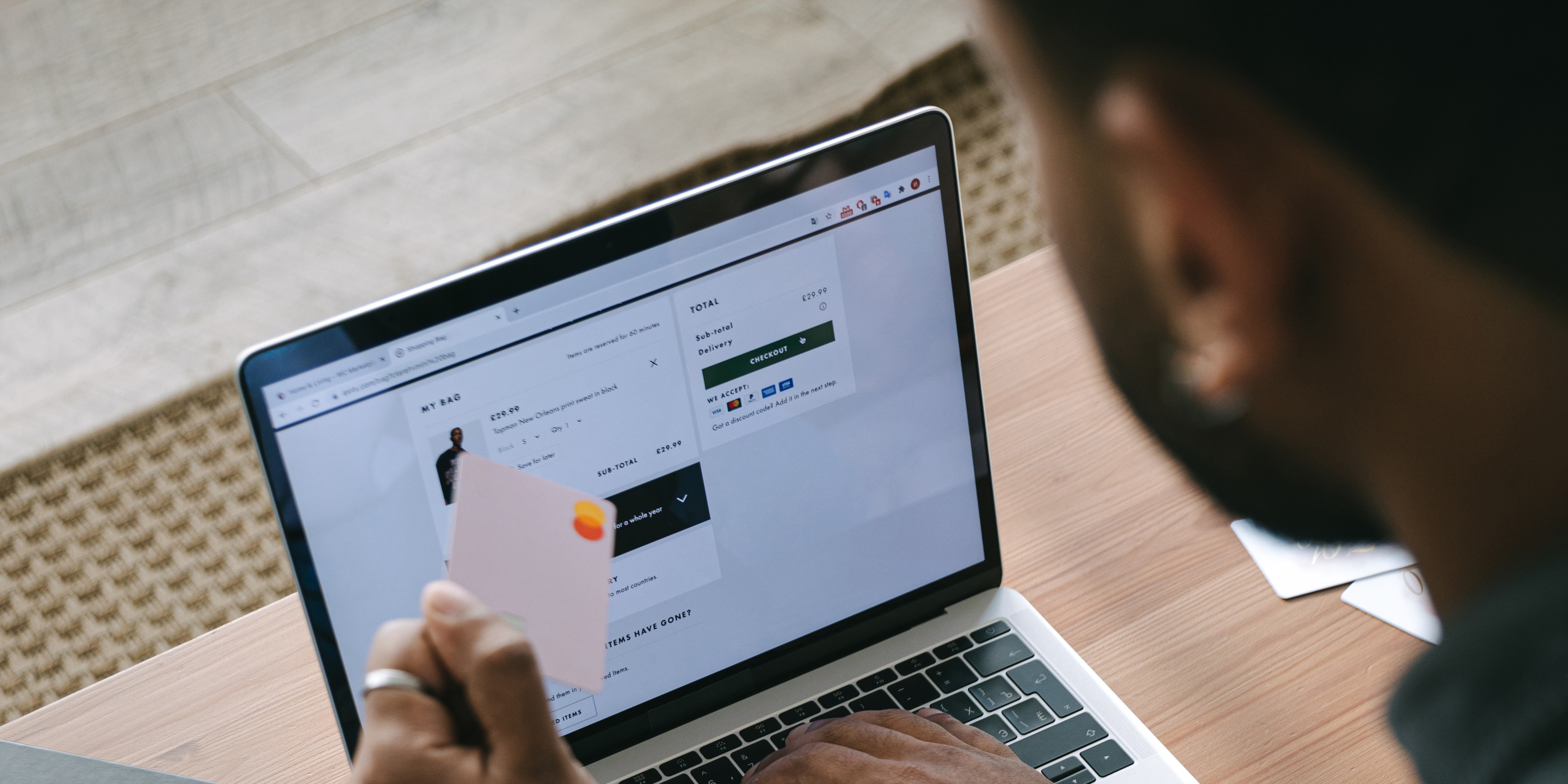 Custom pricing e-commerce Customer paying online